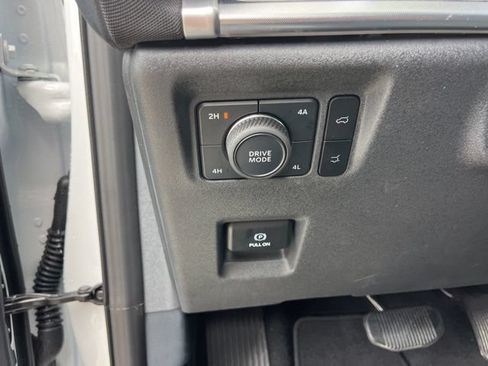 Used 2025 Ford Expedition Platinum AWD/4WD image 20