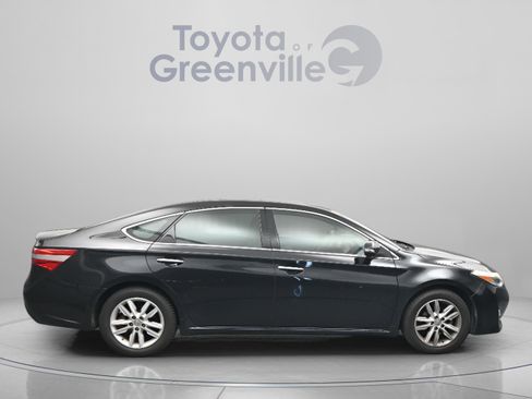 Used 2013 Toyota Avalon XLE Premium FWD image 16
