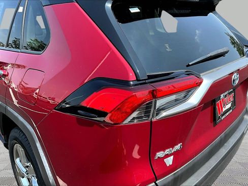 Used 2019 Toyota RAV4 Limited AWD/4WD image 23