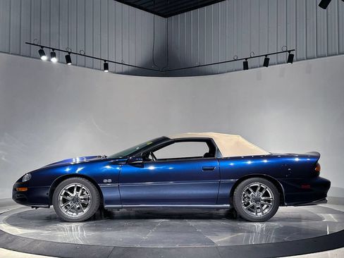 Used 2002 Chevrolet Camaro Z28 w/ SS Performance/Appearance Pkg RWD image 93