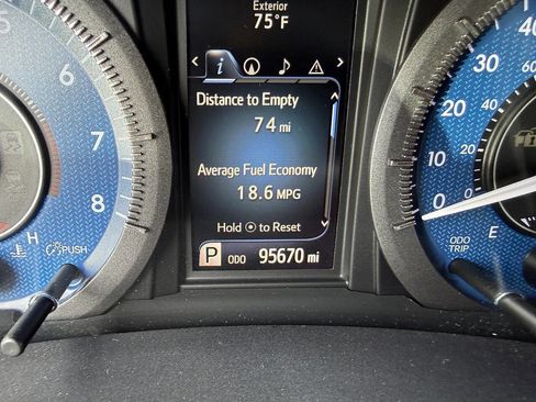 Used 2016 Toyota Sienna XLE w/ XLE Navigation Package FWD image 95