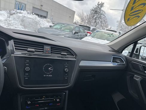 Used 2022 Volkswagen Tiguan SE image 10