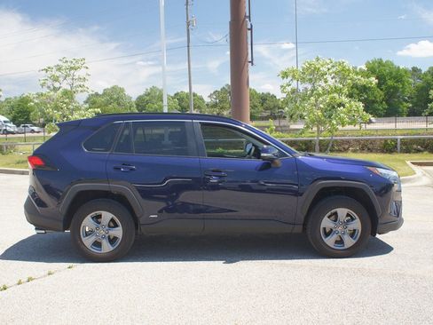 Used 2025 Toyota RAV4 XLE w/ Convenience Package AWD/4WD image 21
