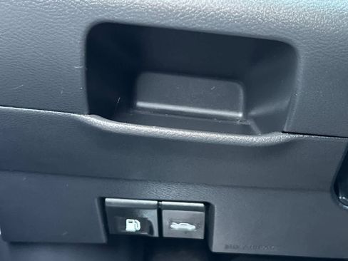 Used 2020 Nissan Kicks SV image 32