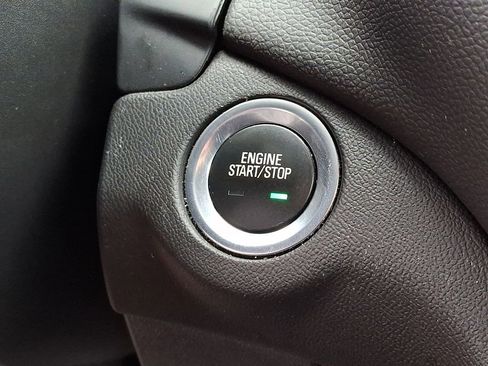 Used 2023 Chevrolet Equinox LT w/ LPO, Floor Liner Package image 22