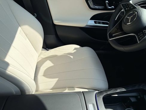 Used 2025 Mercedes-Benz E 450 4MATIC Sedan image 11