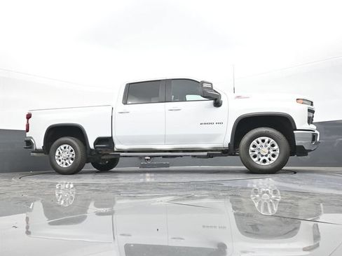 Used 2024 Chevrolet Silverado 2500 LT AWD/4WD image 52