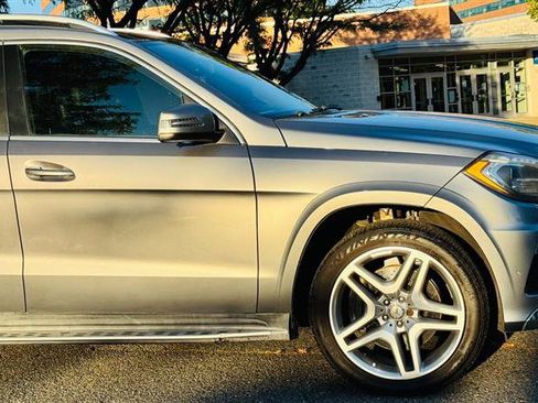 Used 2014 Mercedes-Benz GL 550 4MATIC image 7
