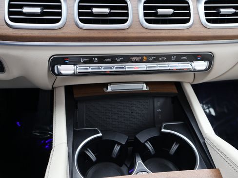 Certified 2025 Mercedes-Benz GLE 450 4MATIC image 39