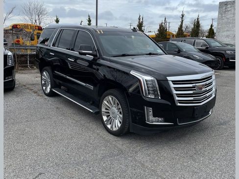 Used 2017 Cadillac Escalade Platinum image 1