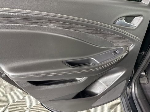Used 2017 Buick Envision Essence FWD image 31