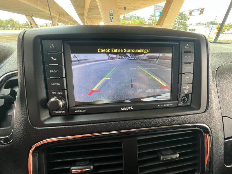 Used 2017 Dodge Grand Caravan SE w/ Power Window Group FWD image 26