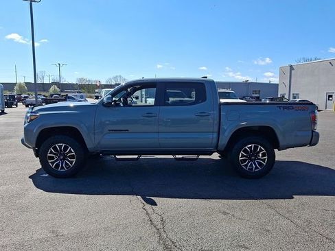 Used 2023 Toyota Tacoma TRD Sport w/ Black Out Package (TMS) AWD/4WD image 7