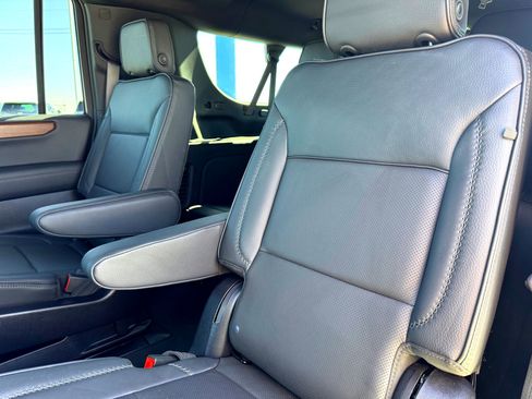 Used 2025 GMC Yukon XL Denali w/ Denali Reserve Package image 20