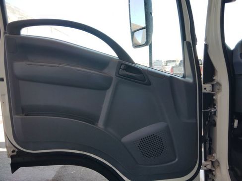 Used 2020 Isuzu NPR RWD image 20