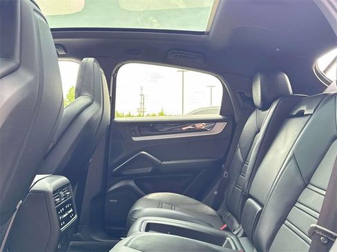 Certified 2025 Porsche Cayenne S AWD/4WD image 25