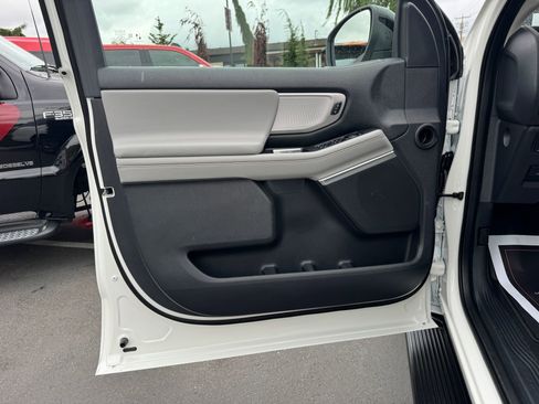 Used 2025 Ford Expedition Max Active AWD/4WD image 71