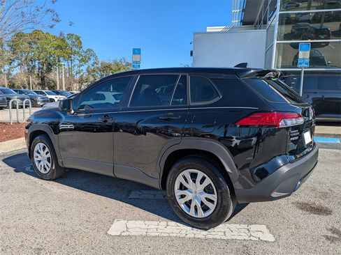 Used 2023 Toyota Corolla Cross L image 4