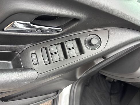 Used 2019 Chevrolet Trax LT w/ LT Convenience Package image 31