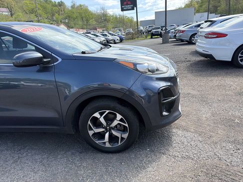 Used 2021 Kia Sportage LX FWD image 2
