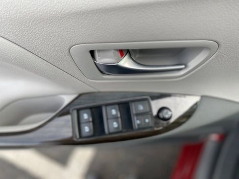 Used 2016 Toyota Sienna XLE w/ XLE Navigation Package image 20