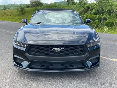 Used 2025 Ford Mustang Premium RWD image 27