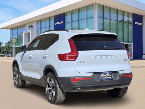 Used 2026 Volvo XC40 B5 Plus w/ Protection Package Premier image 4
