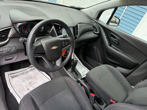 Used 2017 Chevrolet Trax LS w/ LPO, Protection Package AWD/4WD image 9