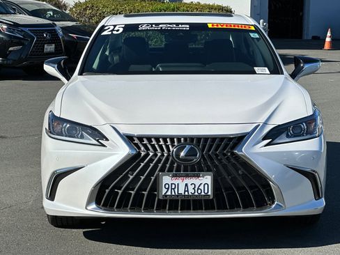 Used 2025 Lexus ES 300h w/ Premium Package image 6