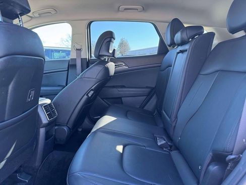 Used 2023 Kia Sportage EX image 11