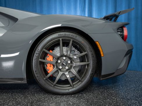 Used 2020 Ford GT Carbon Series image 27
