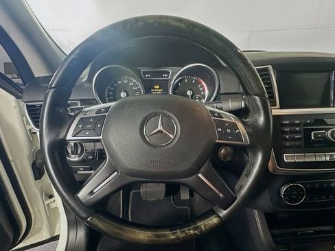 Used 2016 Mercedes-Benz GL 550 4MATIC image 12