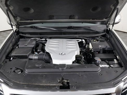 Used 2023 Lexus GX 460 Luxury w/ Off Road Package image 16