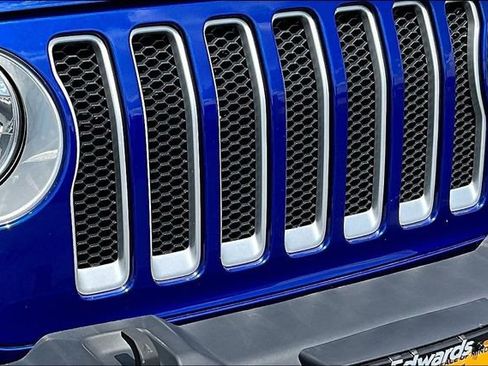 Used 2020 Jeep Wrangler Unlimited Sahara AWD/4WD image 32