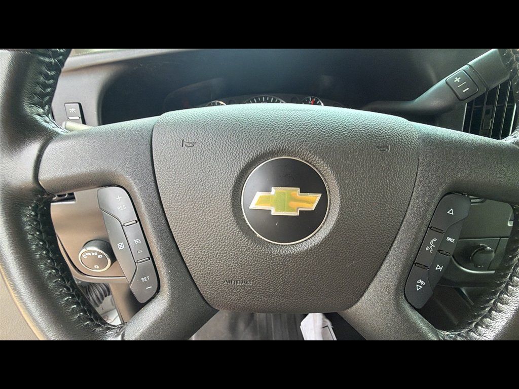 Used 2021 Chevrolet Express 2500 w/ Driver Convenience Package RWD image 12