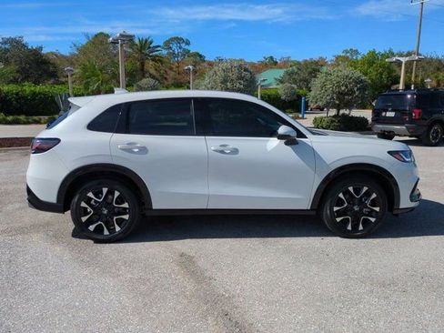 New 2026 Honda HR-V EX-L image 2