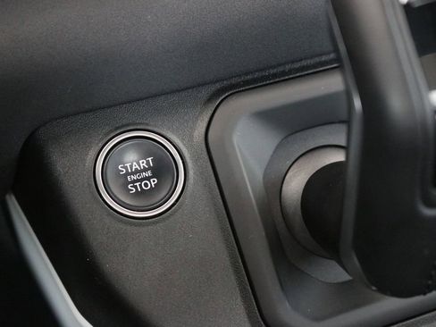 Used 2023 Land Rover Defender 110 X-Dynamic SE image 50