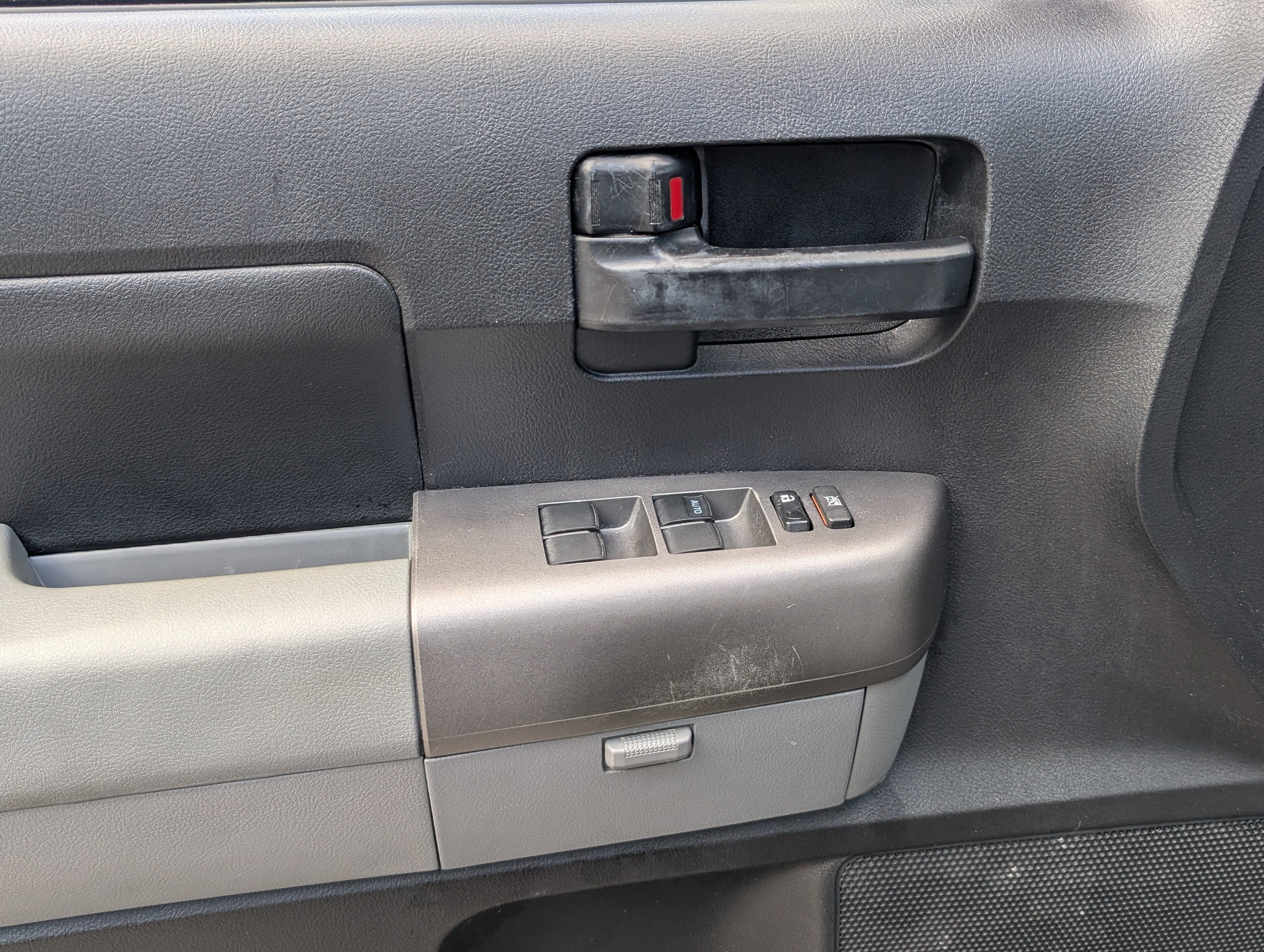 Used 2013 Toyota Tundra 2WD CrewMax w/ SR5 Pkg image 15