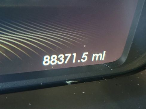 Used 2017 Lincoln Continental Select image 29