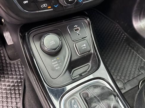 Used 2018 Jeep Compass Latitude w/ Popular Equipment Group AWD/4WD image 23
