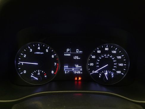 Used 2017 Hyundai Elantra SE image 23