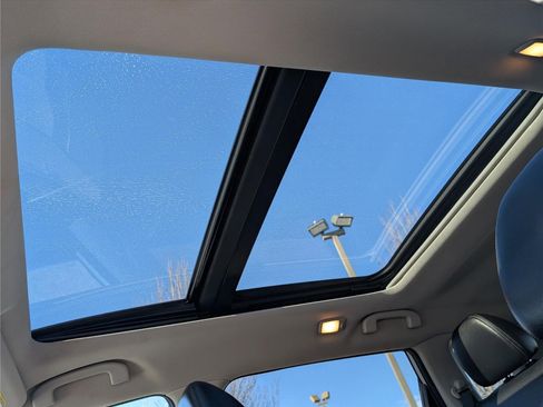 Used 2017 Nissan Rogue SL w/ SL Premium Package image 19