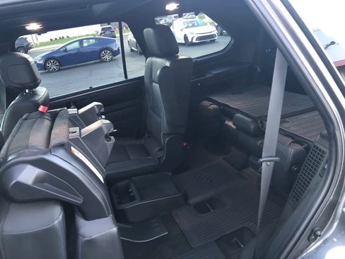 Certified 2024 Toyota Sequoia Platinum image 22