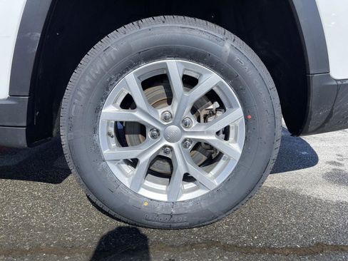 Used 2023 Jeep Grand Cherokee L Limited image 25