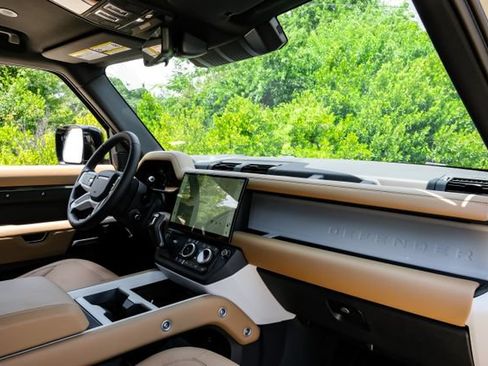 New 2026 Land Rover Defender 110 X-Dynamic SE AWD/4WD image 19