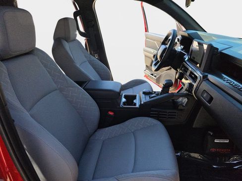 Used 2025 Toyota Tacoma SR5 AWD/4WD image 12
