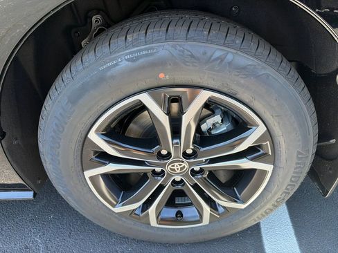 New 2026 Toyota Sienna Platinum AWD/4WD image 19