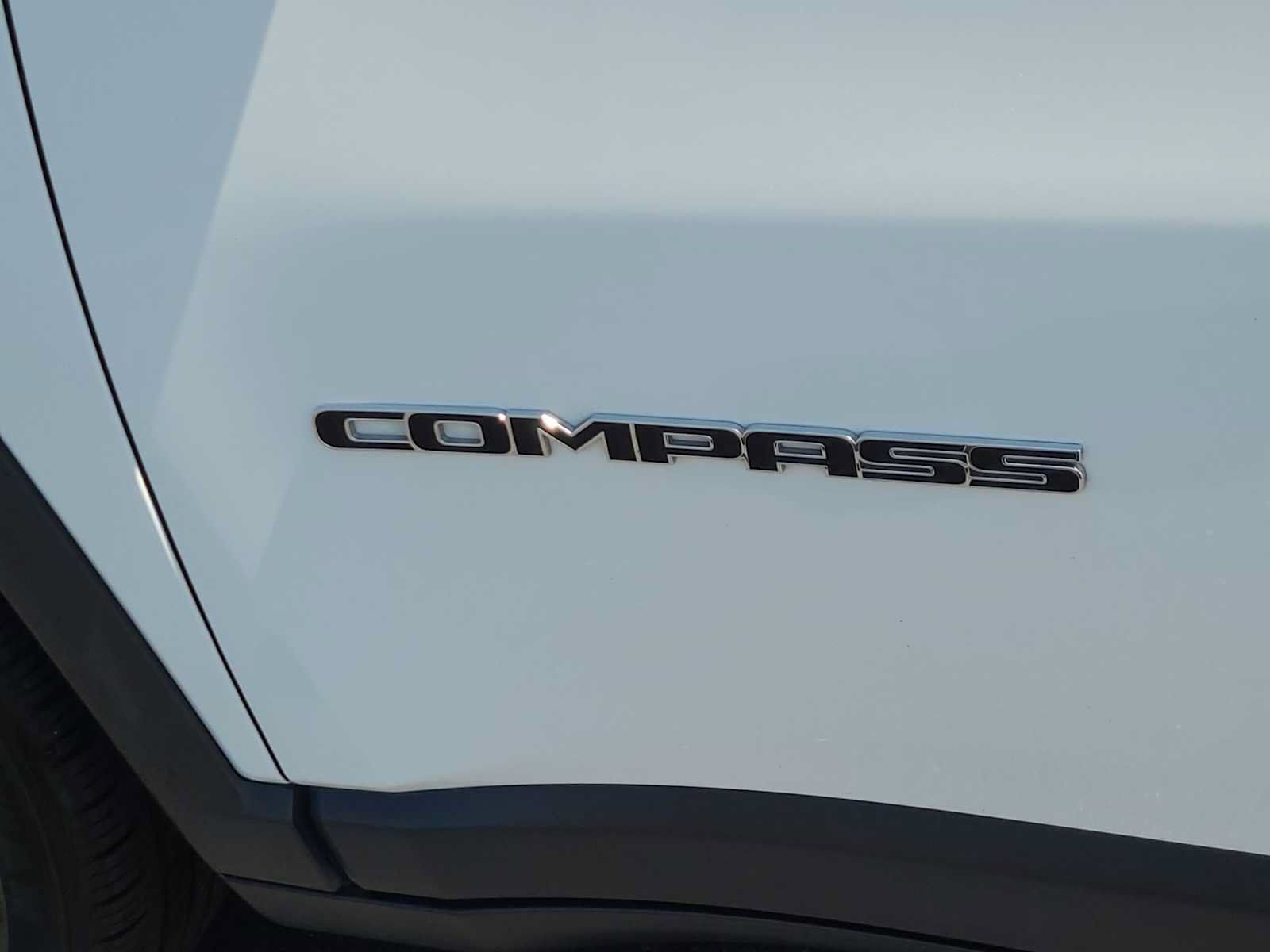 Used 2025 Jeep Compass Limited AWD/4WD image 15