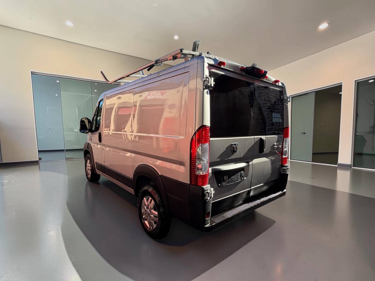 Used 2021 RAM ProMaster 1500 w/ Premium Appearance Group FWD image 4