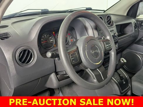 Used 2012 Jeep Compass Sport FWD image 11